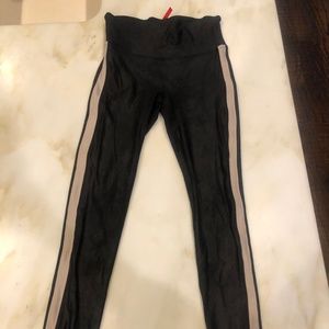🖤SPANX🖤Faux Leather Legging with Stripe